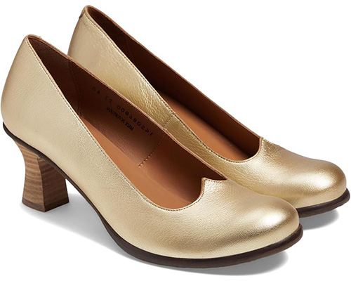 Best shoes with arch support: FLY London Baze Pumps | 40plusstyle.com