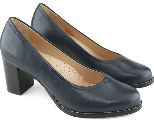 Best shoes with arch support: Marc Joseph New York NYC Pumps | 40plusstyle.com