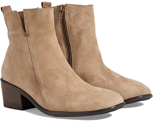 Best shoes with arch support: Naot Ethic Boots | 40plusstyle.com