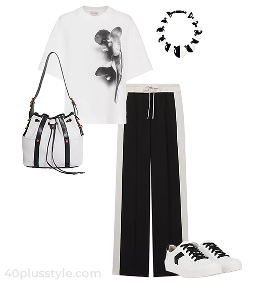 Print tee and color block pants | 40plusstyle.com