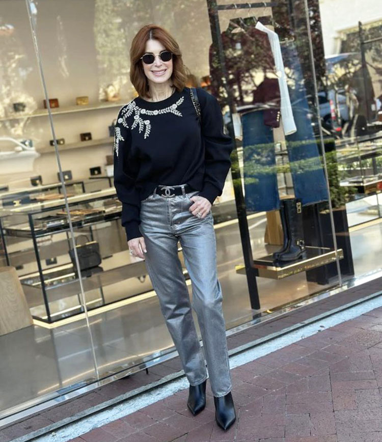 Cathy wears silver jeans | 40plusstyle.com