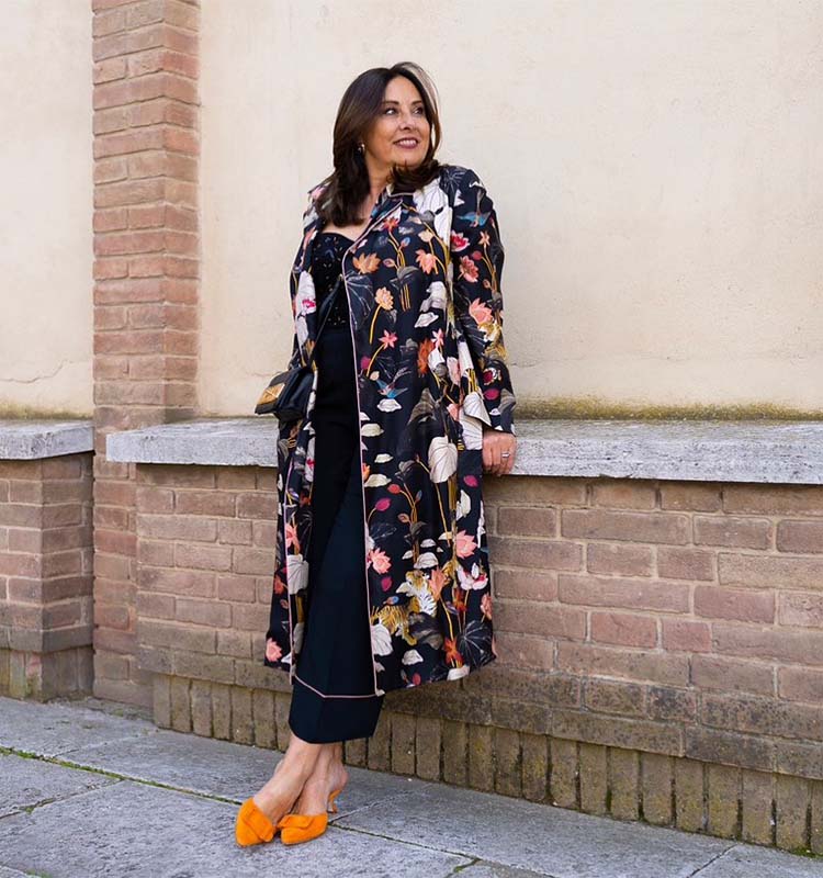 Modern florals: floral dresses and outfits to wear this season | 40plusstyle.com