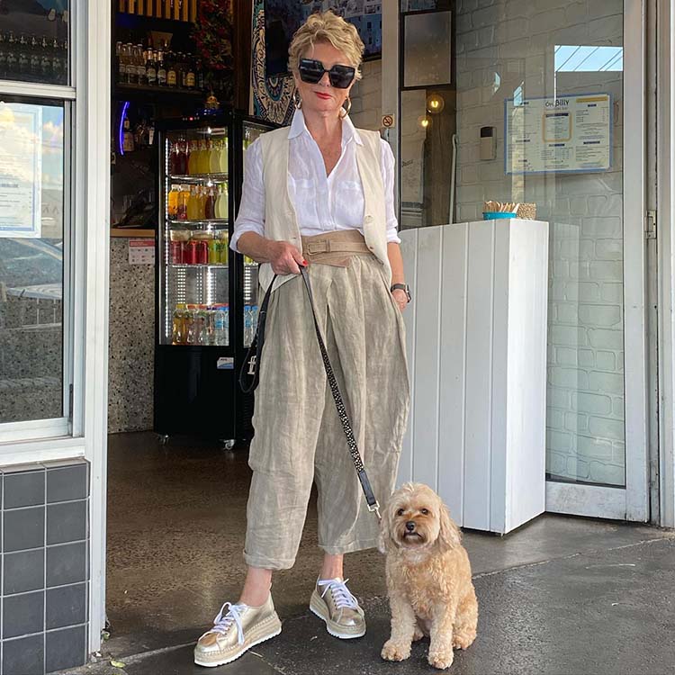 Sharryn in a neutral linen outfit | 40plusstyle.com
