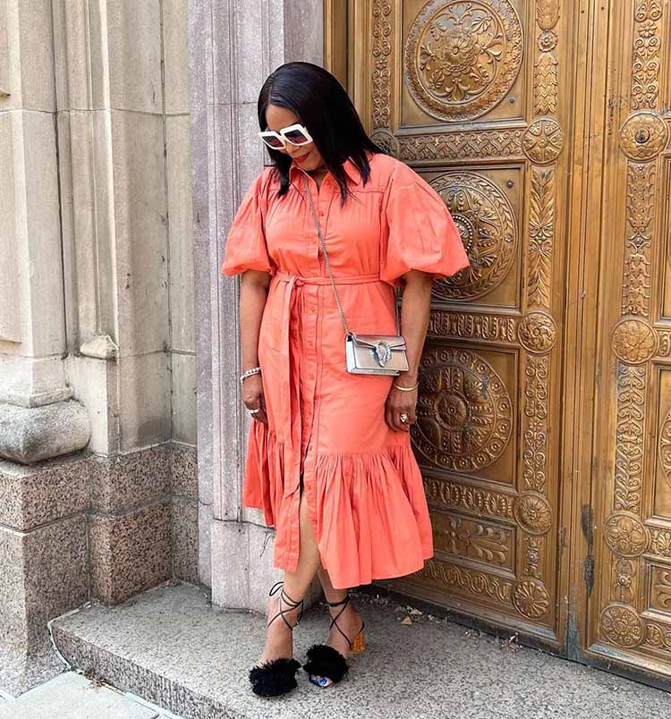 Hide your belly with the right clothes - Eugenia wears a belted summer dress | 40plusstyle.com