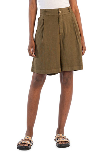  KUT from the Kloth Pleated Linen Blend Shorts  | 40plusstyle.com