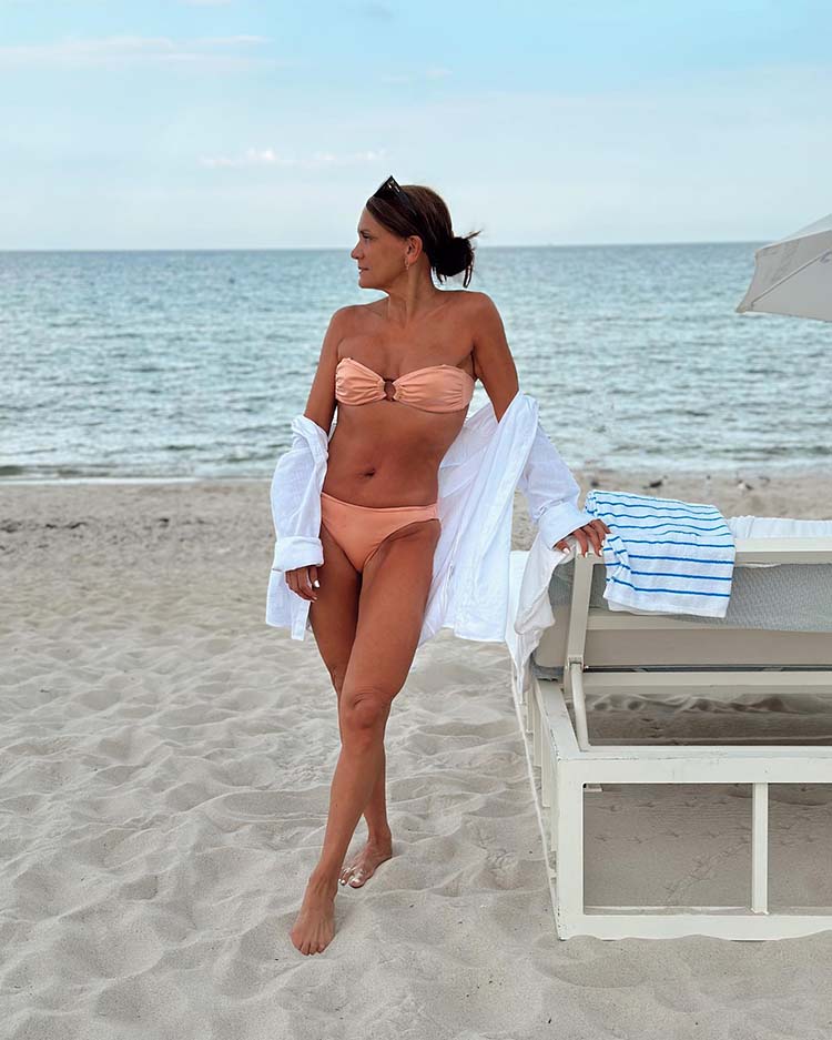 Sylvia in two-piece bikini set and linen cover-up | 40plusstyle.com