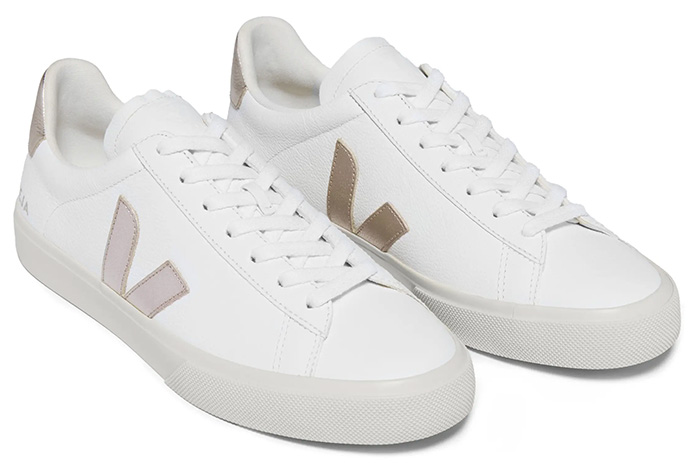 Fall women's sneakers - Veja Campo Sneakers | 40plusstyle.com