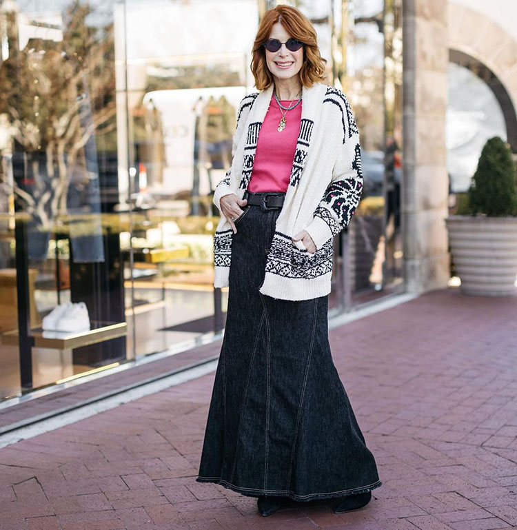 Skirts for fall - Cathy wears a denim maxi skirt | 40plusstyle.com