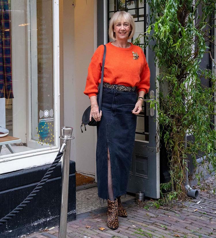 How to mix textures - Greetje wears denim and wool | 40plusstyle.com