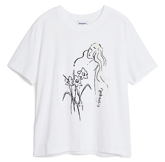 Travel clothes for women - graphic tee | 40plusstyle.com
