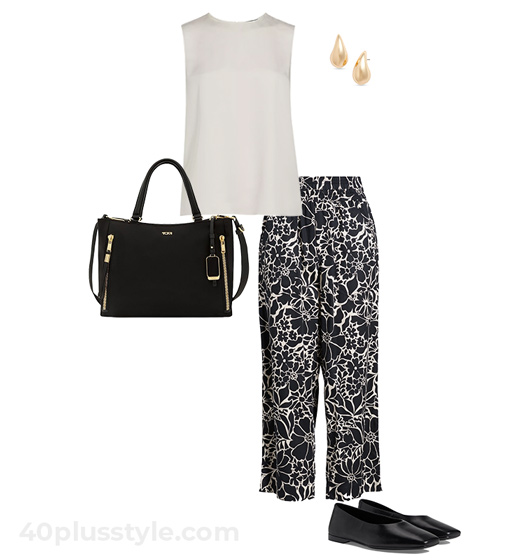 Best travel outfit for a warm climate | 40plusstyle.com