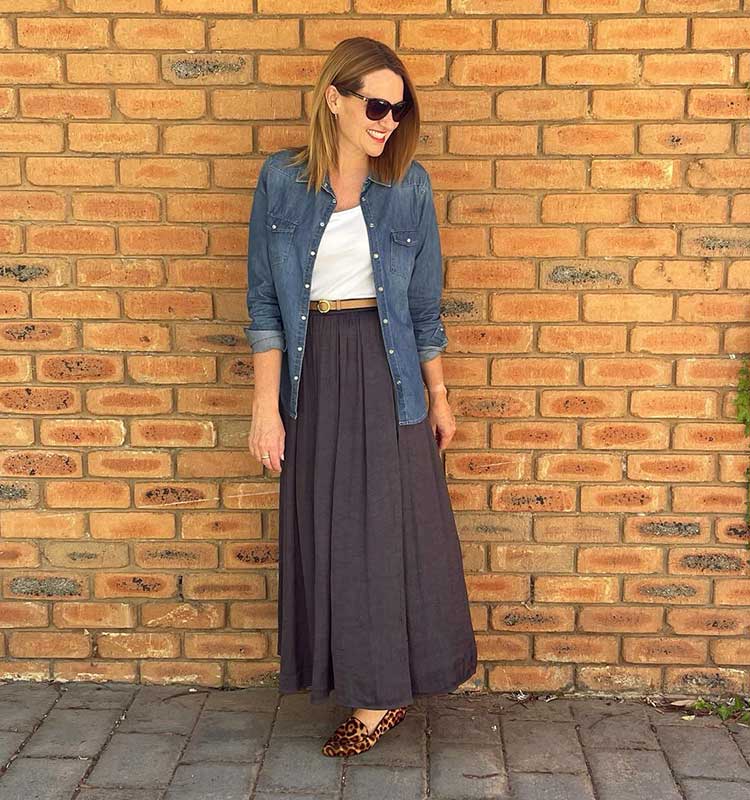 2025 spring capsule wardrobe with everything you need to create countless outfits