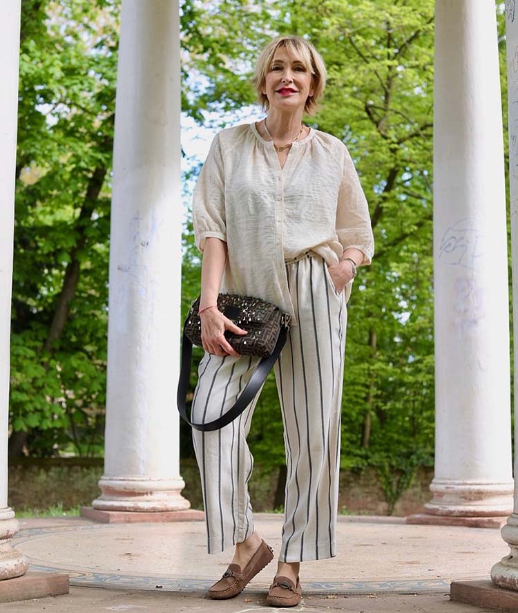 Stylish summer shoes - Claudia in driving shoes | 40plusstyle.com