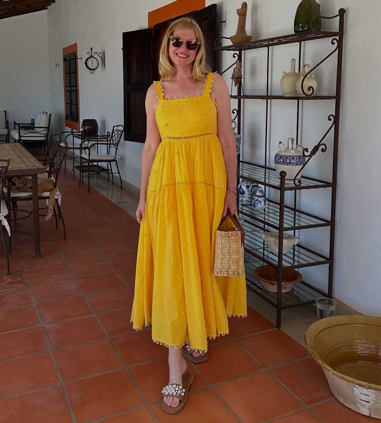 Elizabeth wears a tiered shirtdress | 40plusstyle.com