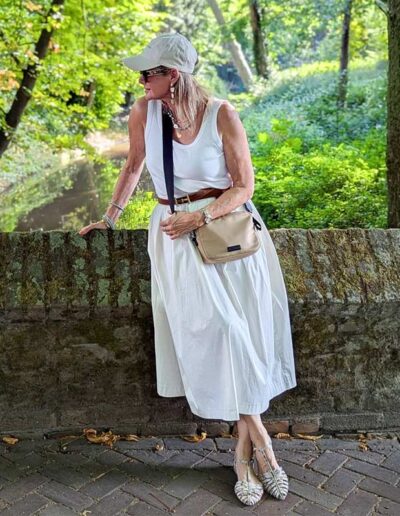 Hot weather, cool style: your summer guide to breathable fabrics and flattering outfits | 40plusstyle.com