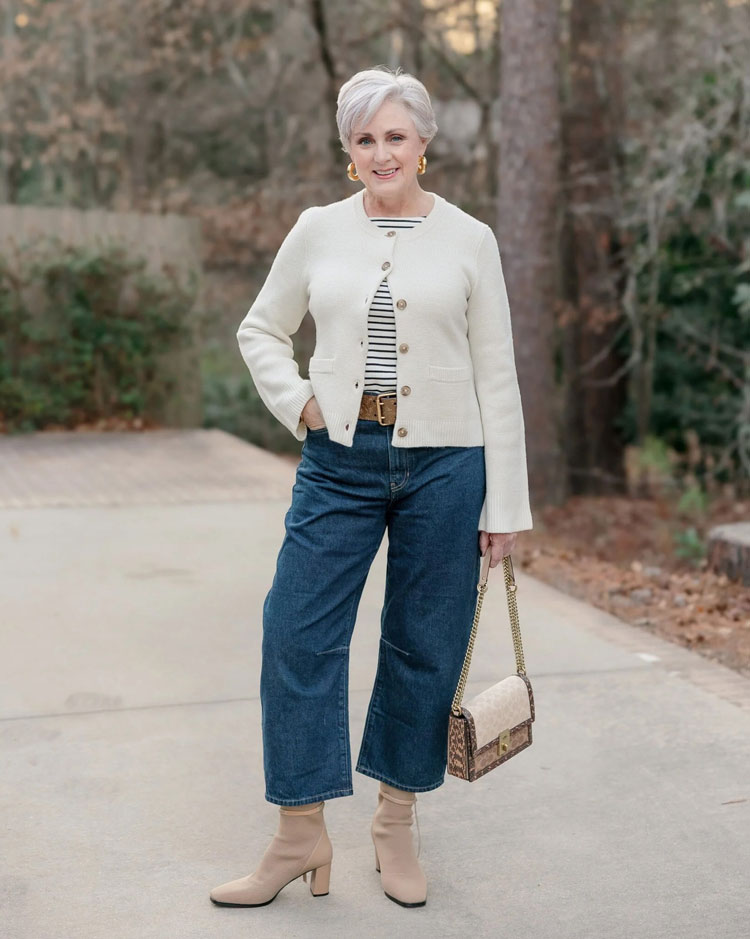 Beth wears cropped jeans and a cardigan | 40plussyle.com