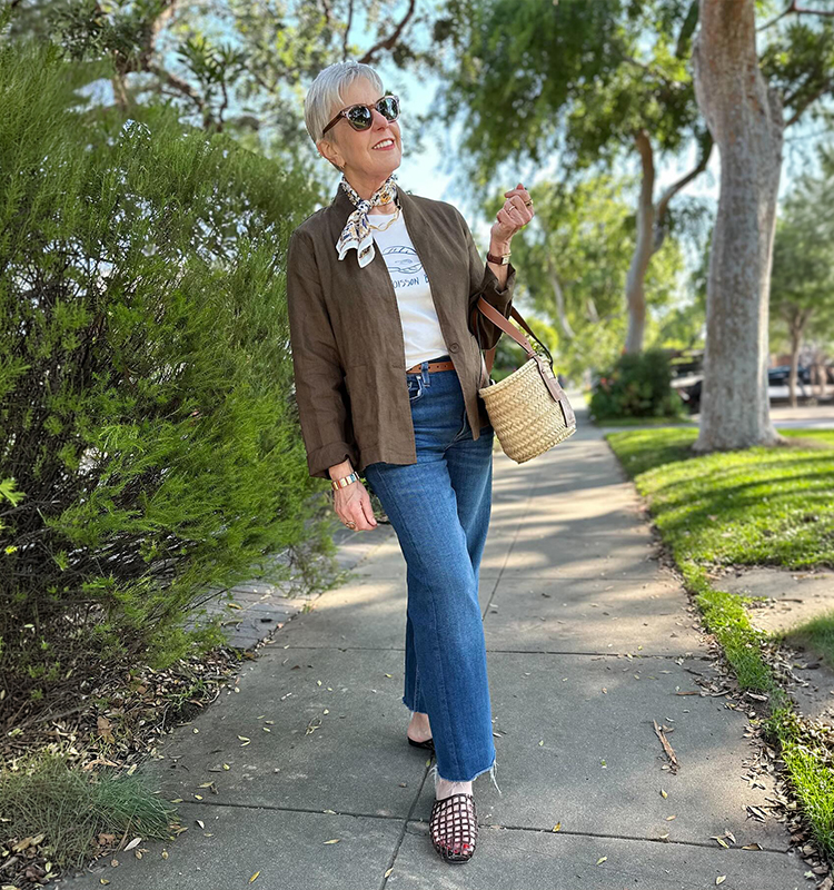Spring trends to wear with your jeans | 40plusstyle.com