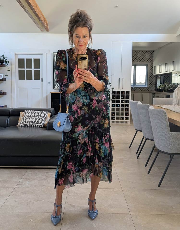 Suzie wears a floral dress | 40plusstyle.com