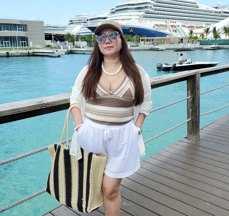 Suzette in a crochet outfit | 40plusstyle.com