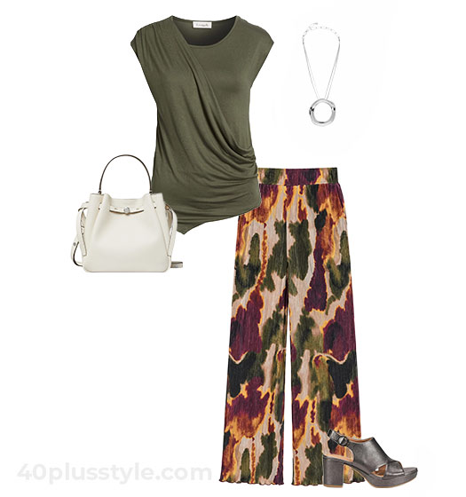 How to hide belly - draped top and printed pants | 40plusstyle.com